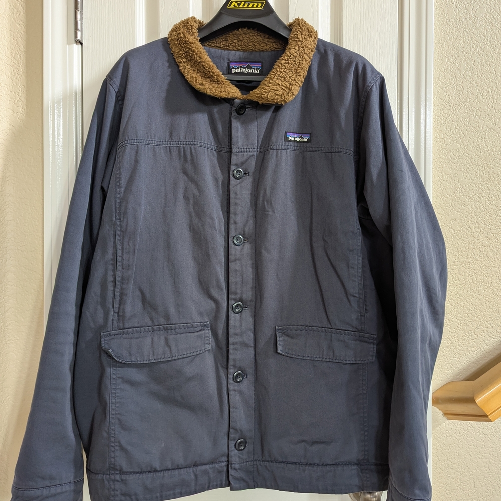 Patagonia Men's Charcoal Jacket with Brown Fleece Collar